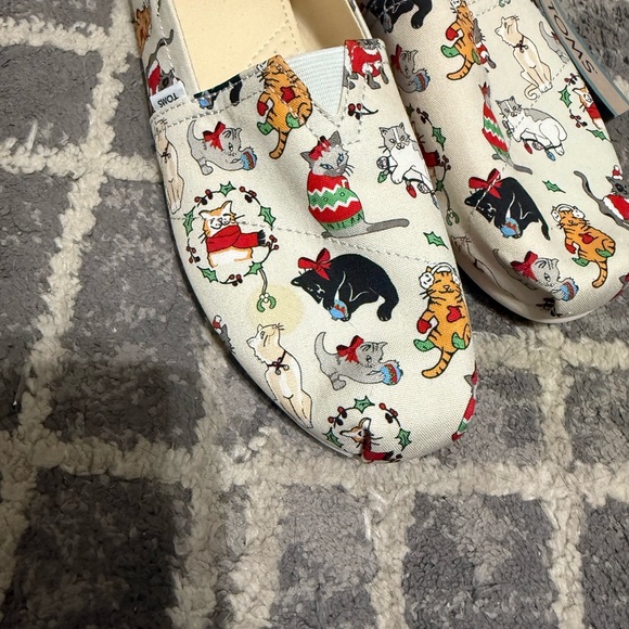 TOMS Christmas Cats Print Slip-Ons flats 7 - Picture 5 of 5